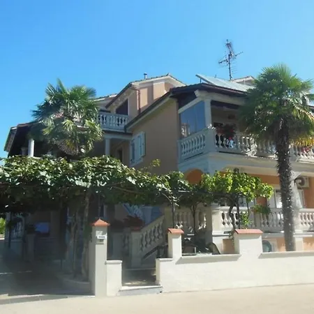 In With Swimming Pool Ferienhaus *