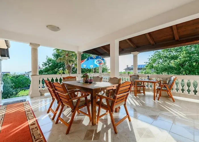 In With Swimming Pool *