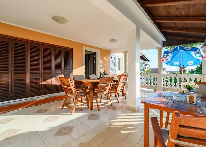 Nyaraló In With Swimming Pool *