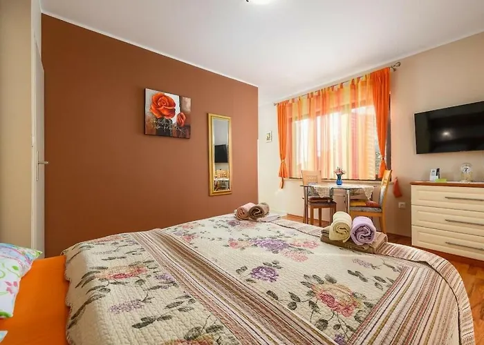 Ferienhaus In With Swimming Pool Poreč