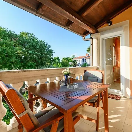 In With Swimming Pool Poreč